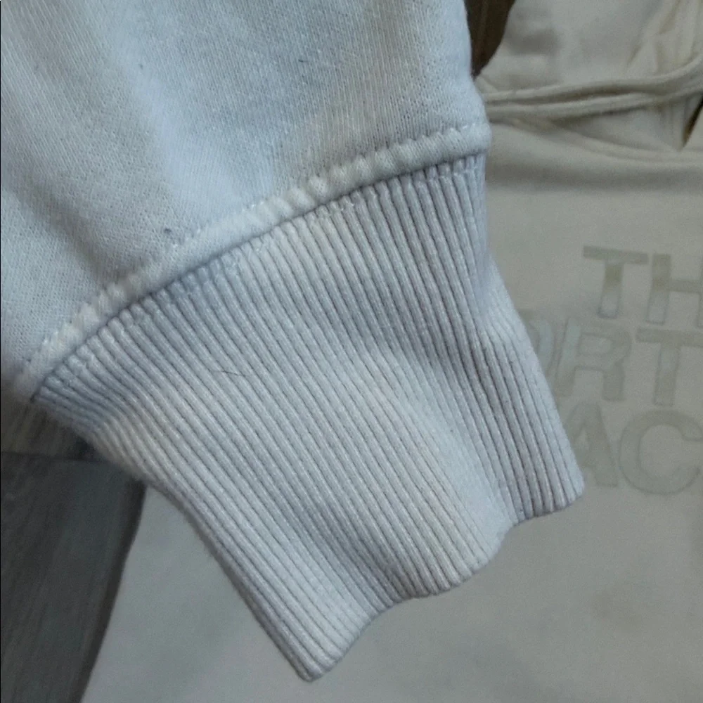 The North Face Women’s Off-White Hoodie size Xs